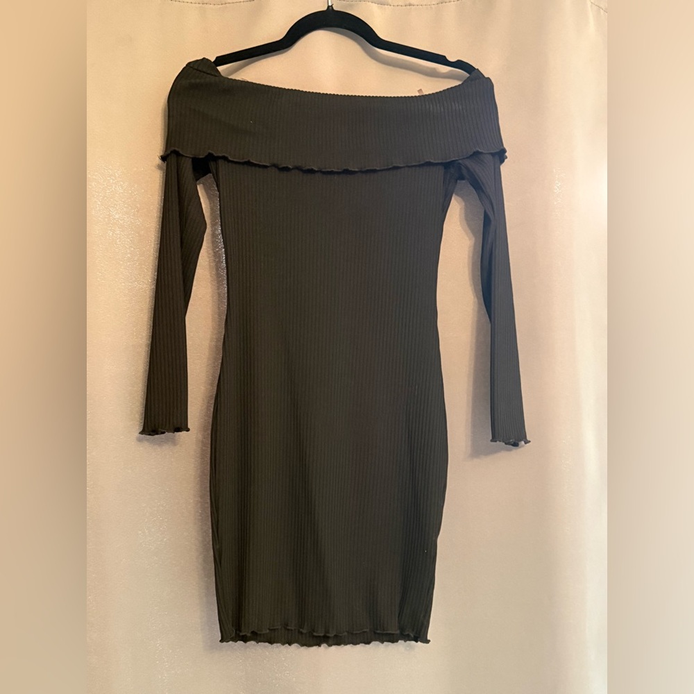 Iris Off-Shoulder Long Sleeve Black Dress